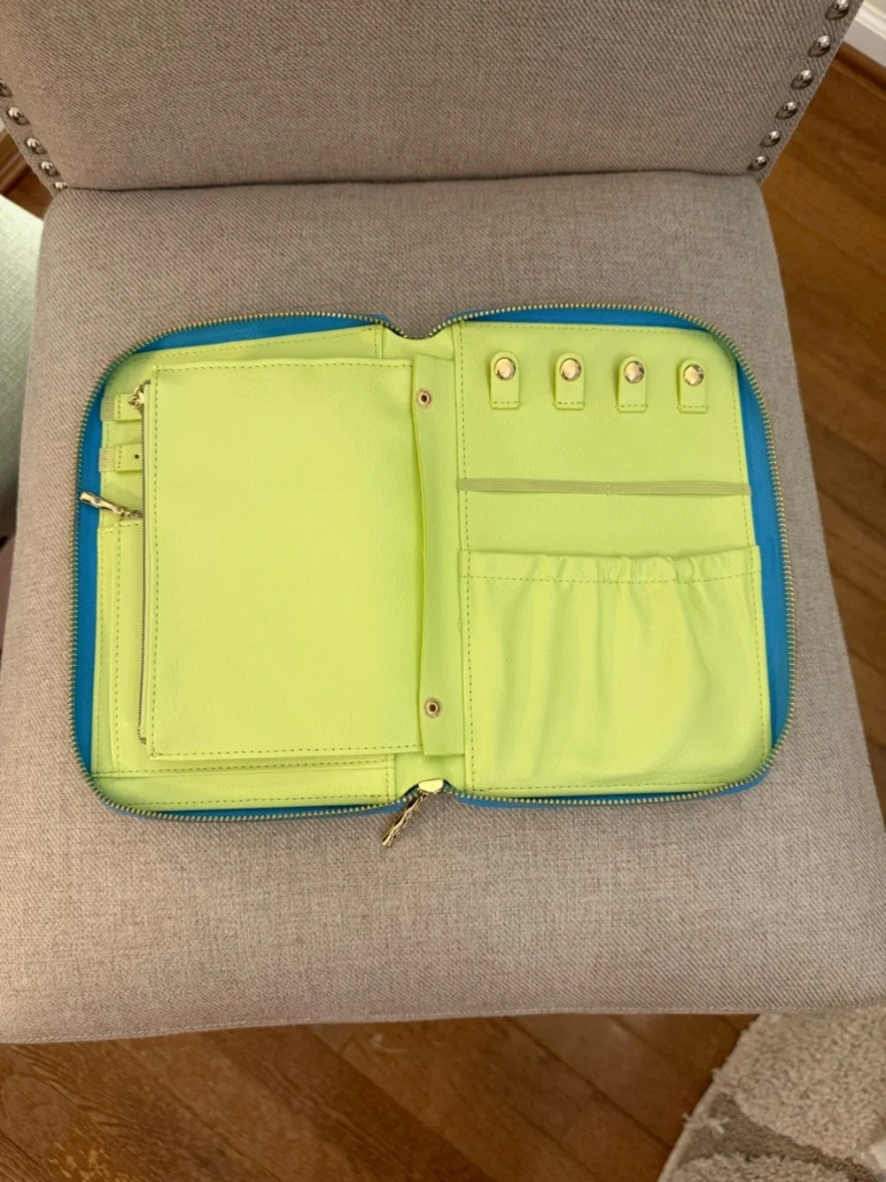 Lilly Pulitzer Travel Jewelry Folio in ‘The Hottest Spot’ - Used Once! - Picture 5 of 6